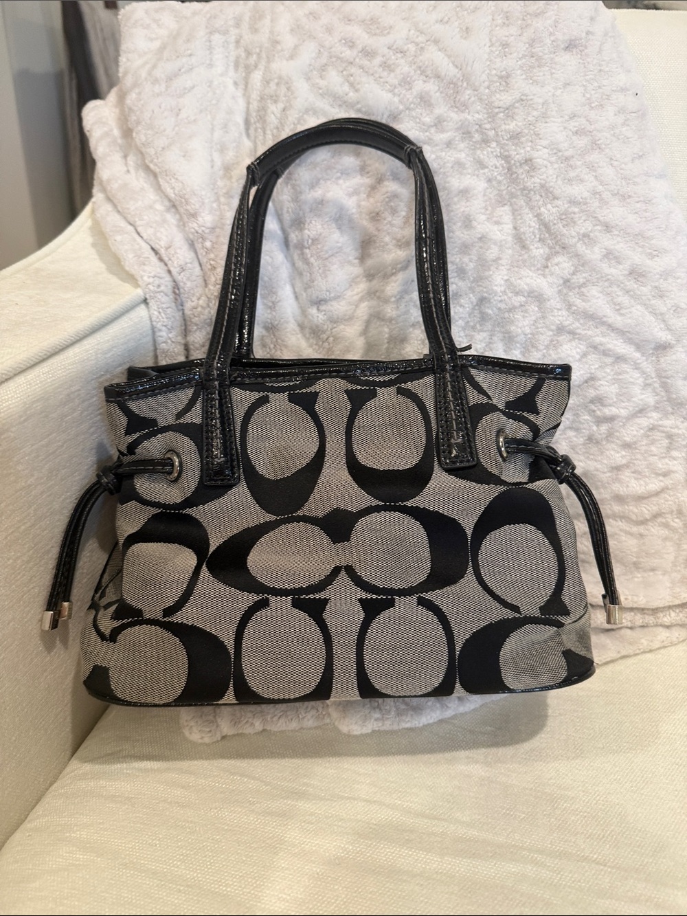 Coach Black & Gray Signature Canvas Shoulder Bag - Picture 4 of 7